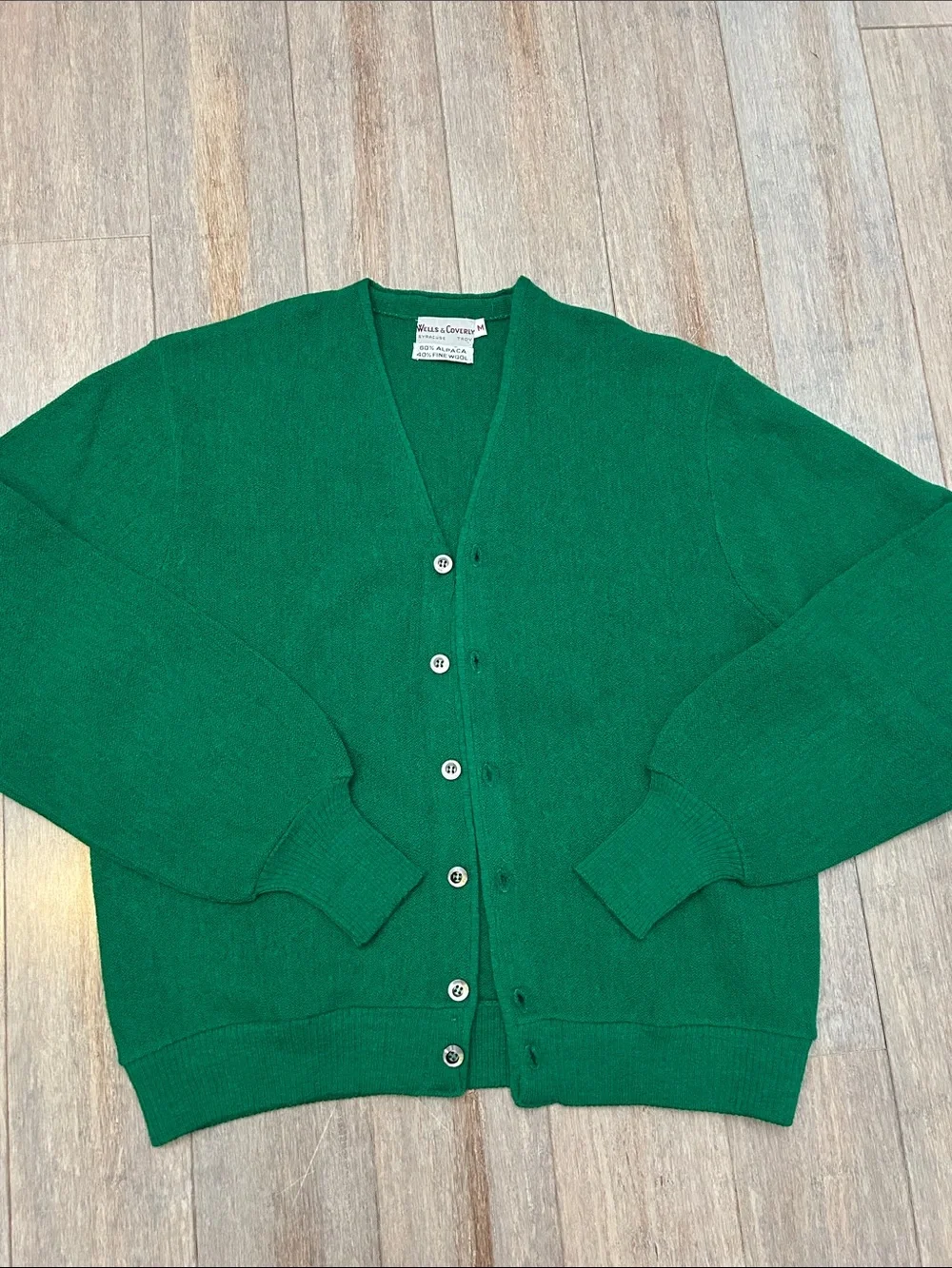 VTG Wells & Coverly Wool Alpaca Classic Green V-Neck Button Cardigan Sweater M